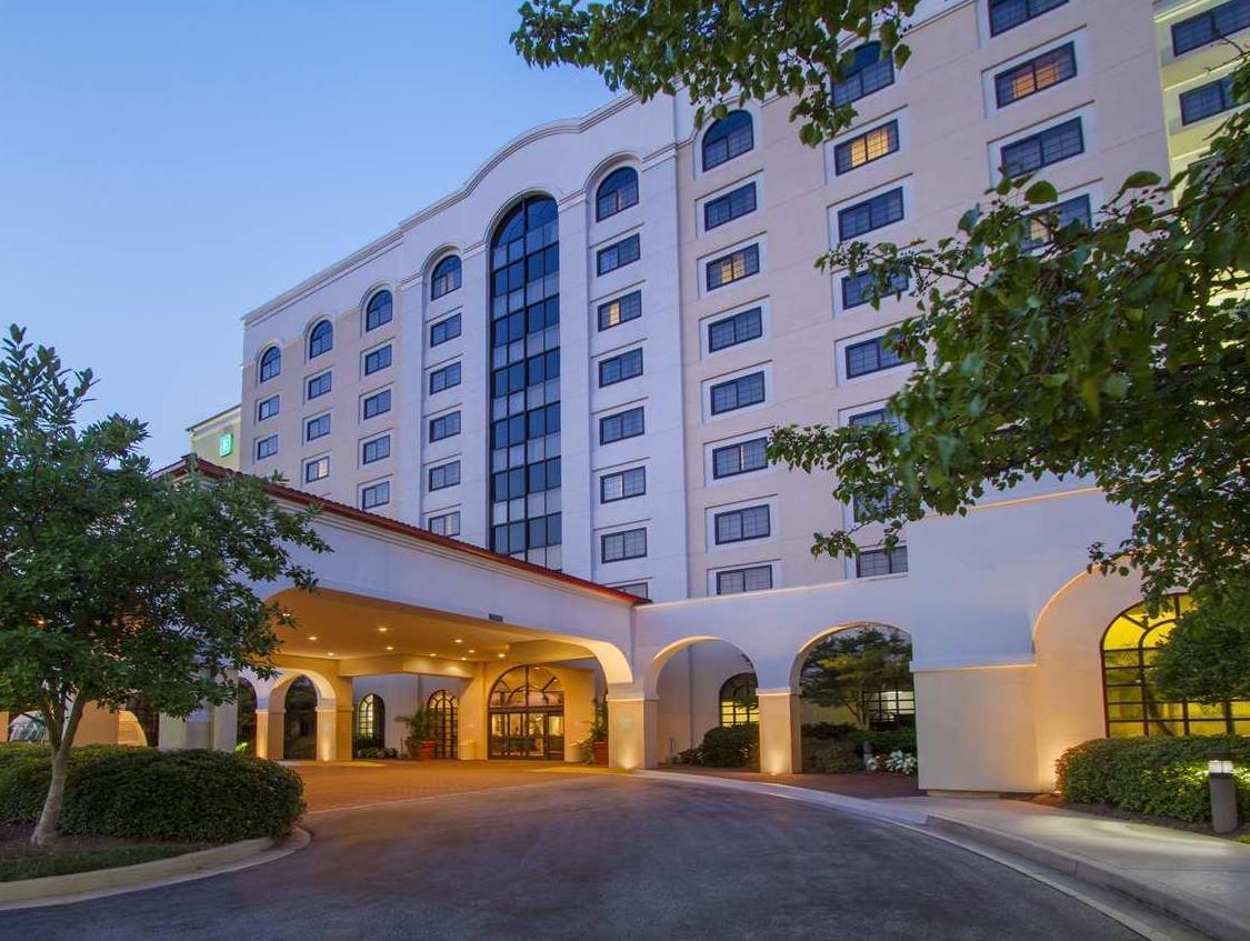 Embassy Suites Greenville Golf Resort & Conference Center Exterior photo