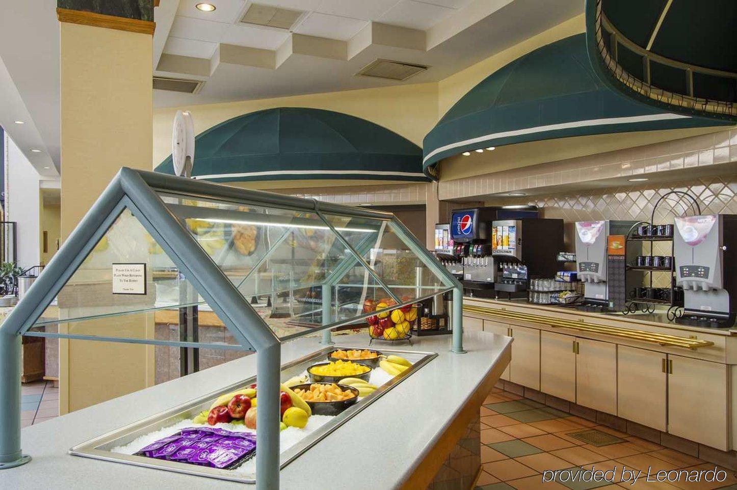 Embassy Suites Greenville Golf Resort & Conference Center Restaurant photo
