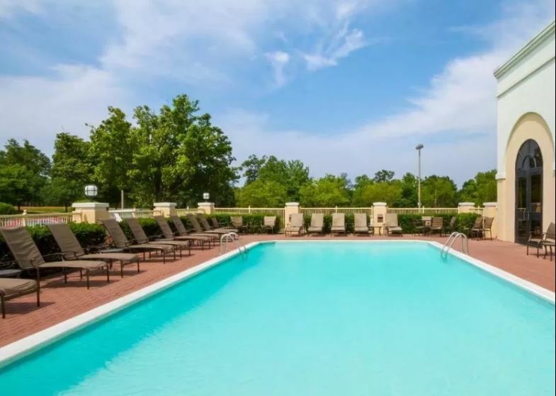 Embassy Suites Greenville Golf Resort & Conference Center Exterior photo